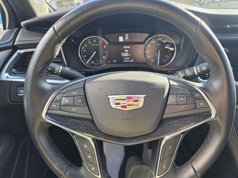 Used 2021 Cadillac XT5 Premium Luxury image 12