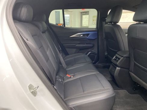 Used 2025 Chevrolet Equinox EV LT w/ Convenience Package image 17