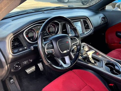 Used 2017 Dodge Challenger GT w/ Driver Convenience Group image 13