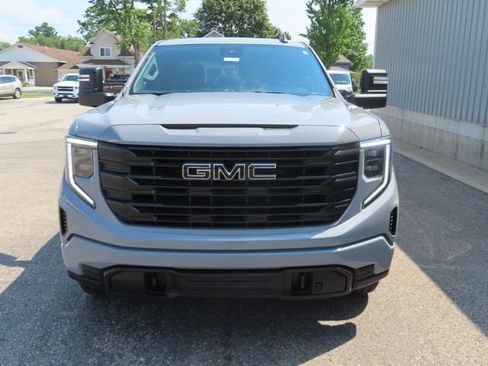 Used 2024 GMC Sierra 1500 Pro w/ Graphite Edition AWD/4WD image 10