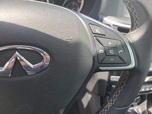 Used 2019 INFINITI QX30 w/ Cargo Package FWD image 26