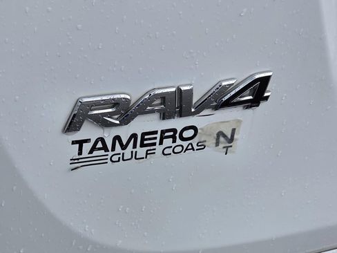 Used 2018 Toyota RAV4 XLE w/ Plus Extra Value Package FWD image 26