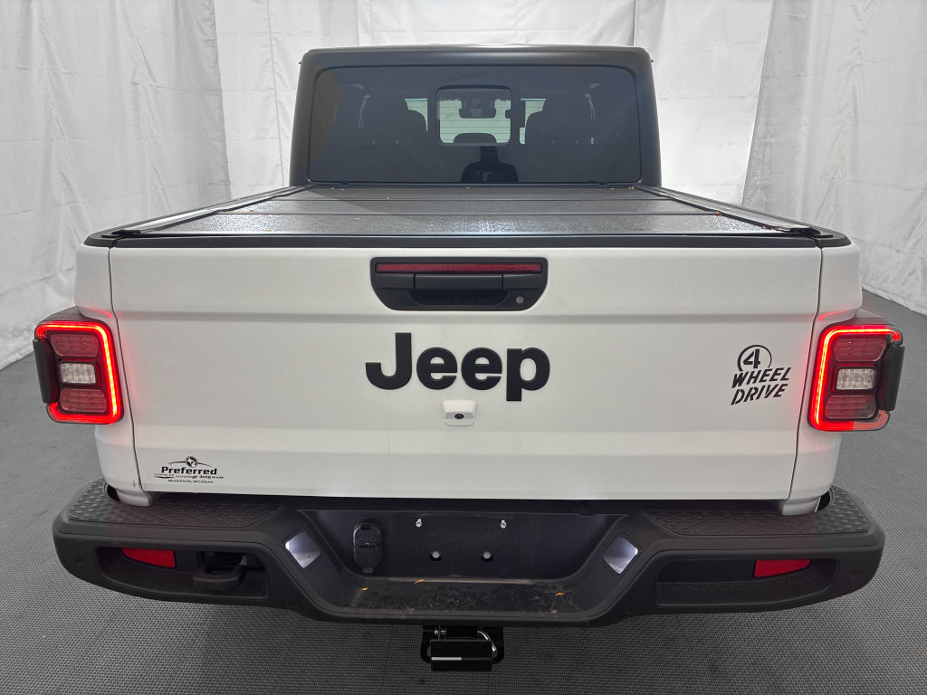 Used 2025 Jeep Gladiator Sport AWD/4WD image 6