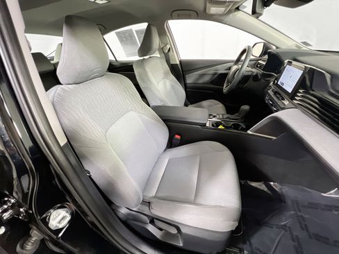 Used 2025 Toyota Camry LE w/ Convenience Package image 26