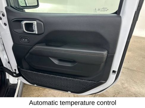 Used 2021 Jeep Wrangler Unlimited Rubicon AWD/4WD image 23