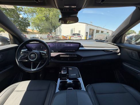 Used 2025 Buick Enclave Preferred FWD image 28