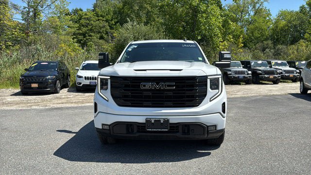 Used 2022 GMC Sierra 1500 Elevation w/ LPO, Elevation Black Package AWD/4WD image 3