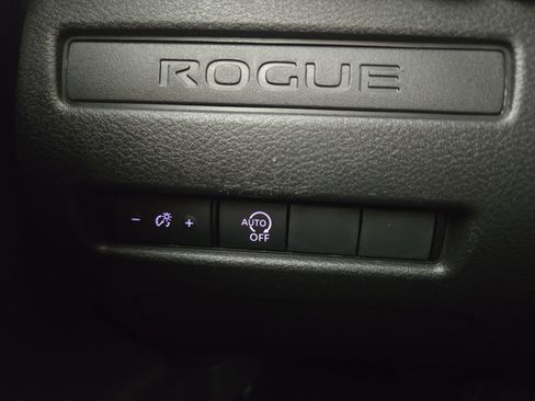 Used 2023 Nissan Rogue S image 24