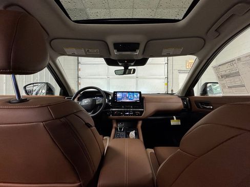 New 2026 Nissan Pathfinder Platinum image 21