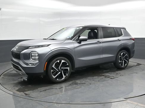 Used 2024 Mitsubishi Outlander SE image 9