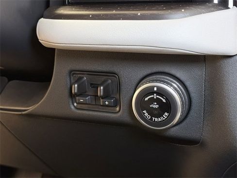 New 2025 Lincoln Navigator L Black Label w/ Black Label Special Edition image 39