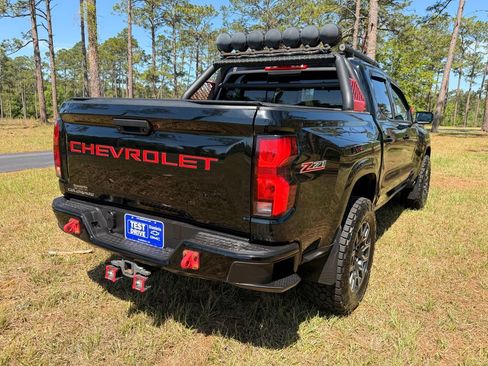Used 2023 Chevrolet Colorado Z71 w/ Z71 Convenience Package 2 AWD/4WD image 5