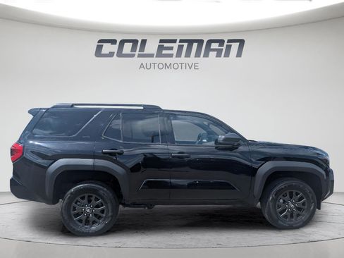 Used 2025 Toyota 4Runner SR5 AWD/4WD image 3