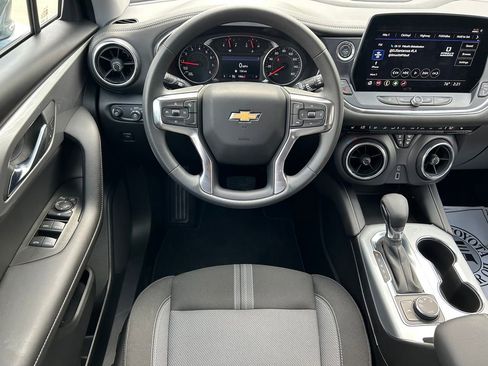 Used 2025 Chevrolet Blazer LT AWD/4WD image 14