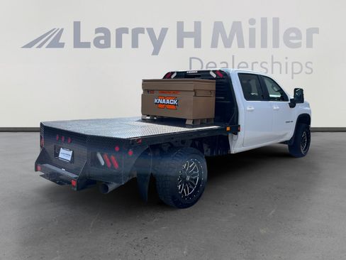 Used 2022 Chevrolet Silverado 2500 LT w/ Convenience Package image 5