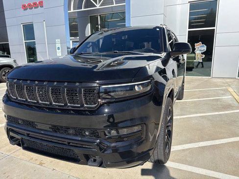 Used 2022 Jeep Grand Wagoneer Series II AWD/4WD image 15