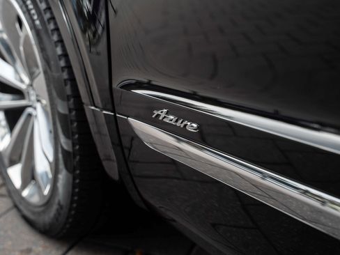 Used 2023 Bentley Bentayga Extended Wheelbase image 11