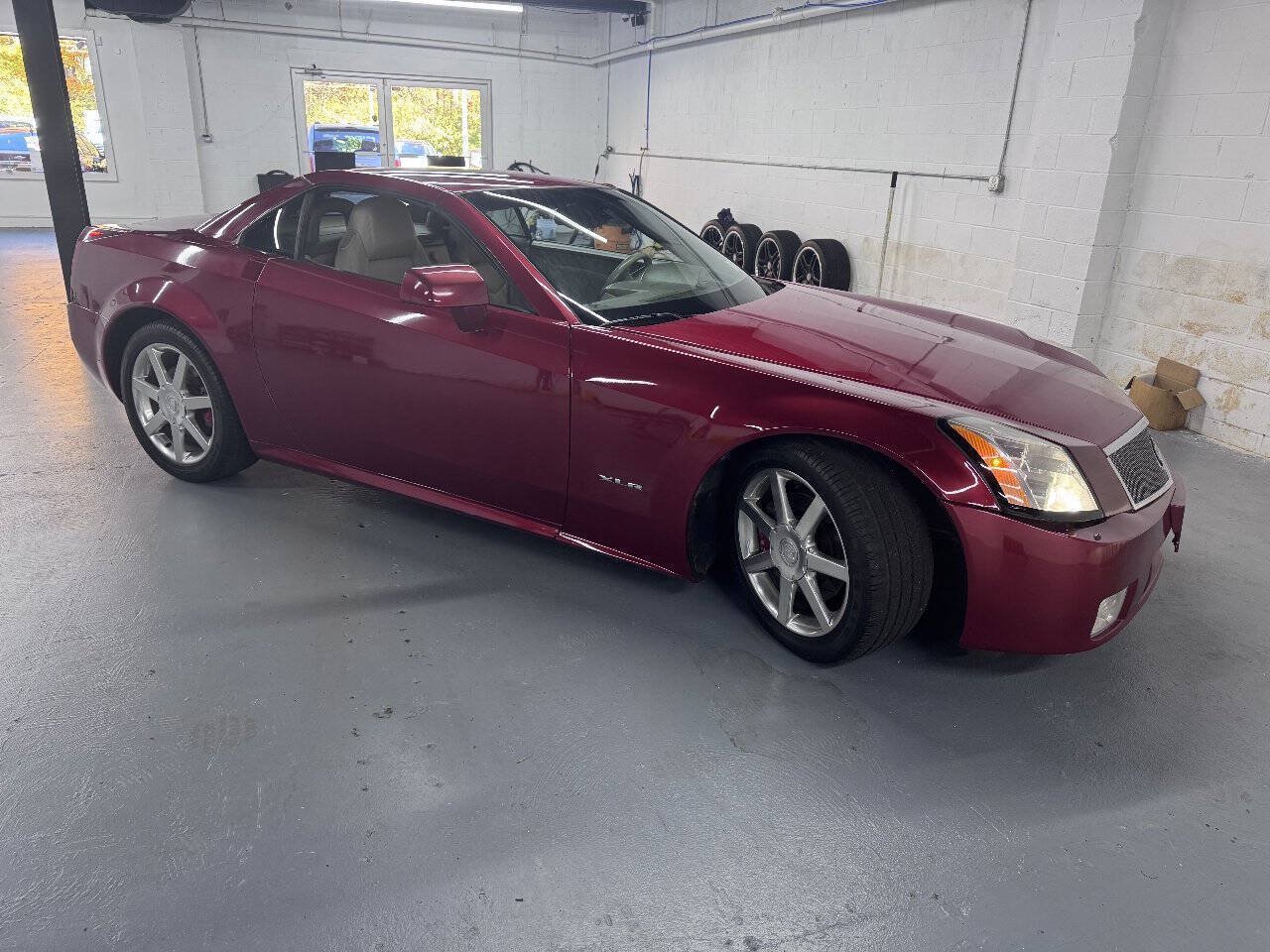 Used 2004 Cadillac XLR RWD image 6