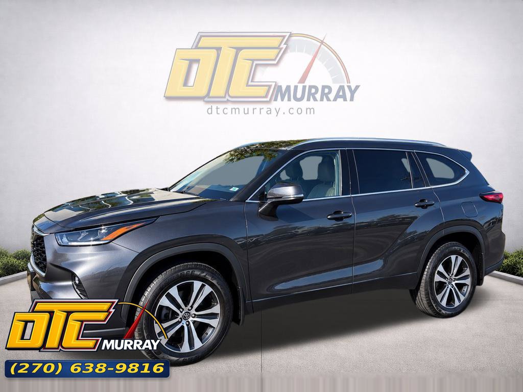 Used 2021 Toyota Highlander XLE AWD/4WD image 1