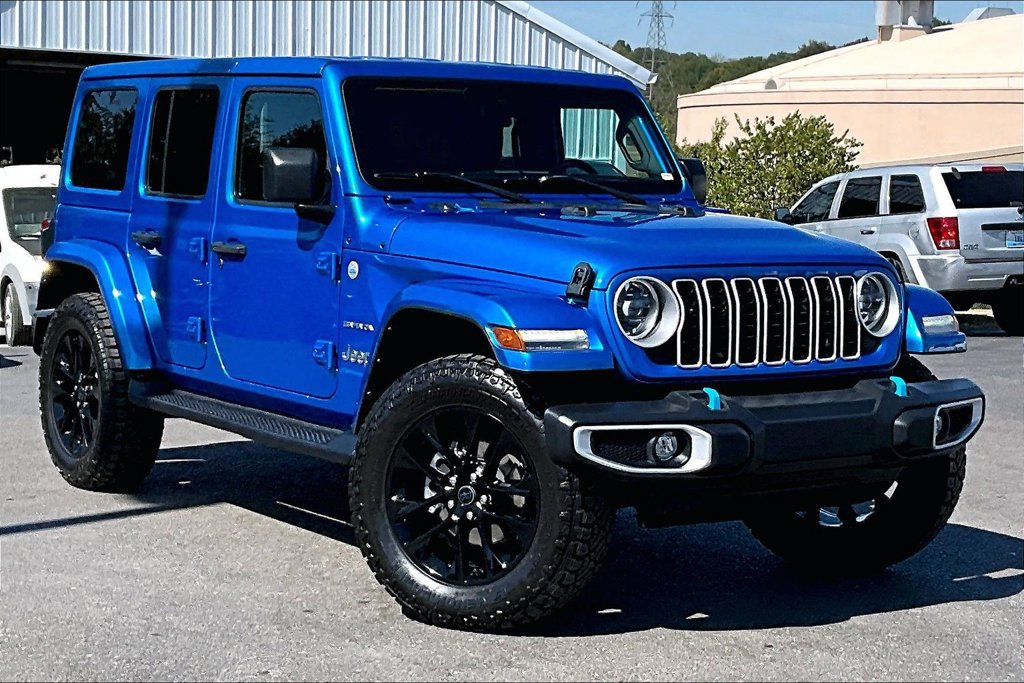 Used 2024 Jeep Wrangler Unlimited Sahara AWD/4WD image 36