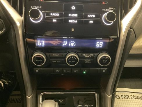 Used 2022 Subaru Ascent Premium w/ Convenience Package AWD/4WD image 14