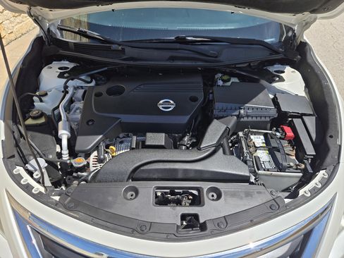 Used 2013 Nissan Altima 2.5 SV FWD image 15