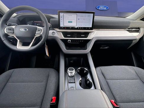 New 2026 Ford Explorer Active image 5