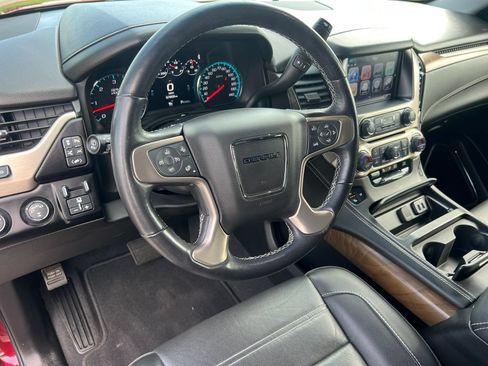 Used 2019 GMC Yukon Denali w/ Denali Ultimate Package AWD/4WD image 19