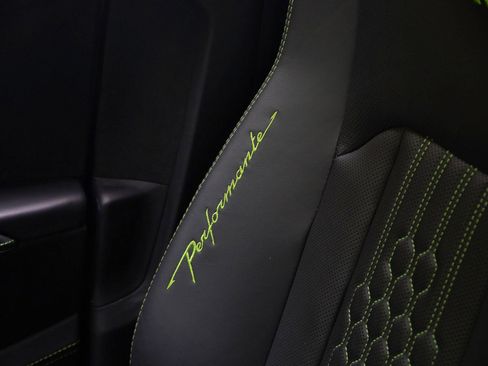 Used 2023 Lamborghini Urus Performante AWD/4WD image 33