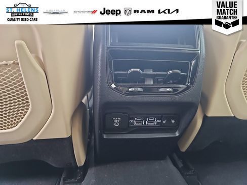 Used 2022 Jeep Grand Cherokee Limited 4xe w/ Luxury Tech Group II AWD/4WD image 24