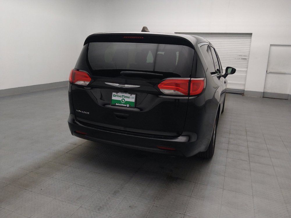 Used 2024 Chrysler Voyager LX FWD image 7