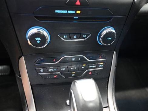 Used 2016 Ford Edge SEL w/ Equipment Group 201A AWD/4WD image 17