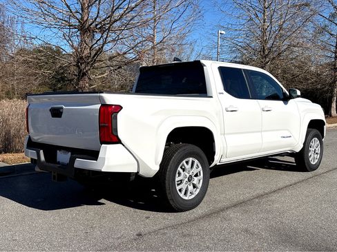 Used 2025 Toyota Tacoma SR5 image 26