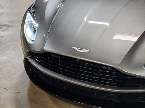 Used 2021 Aston Martin DB11 Coupe RWD image 25