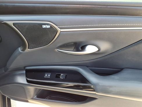 Used 2022 Lexus ES 300h Ultra Luxury w/ Accessory Package 2 image 7