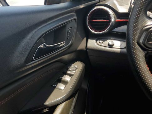 Used 2026 Chevrolet Trax RS w/ Sunroof Package FWD image 19