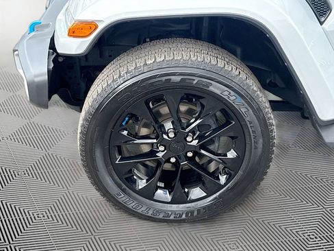 Used 2023 Jeep Wrangler Unlimited Sahara w/ Cold Weather Group image 34