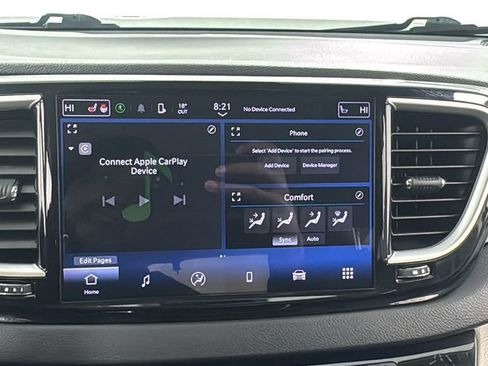 Used 2024 Chrysler Pacifica Touring-L image 27