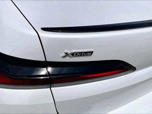 Used 2025 BMW 740i xDrive image 33