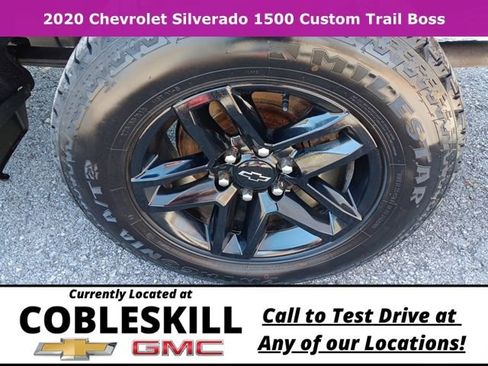 Used 2020 Chevrolet Silverado 1500 Custom Trail Boss w/ Custom Convenience Package AWD/4WD image 10