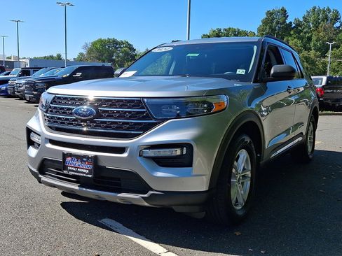 Certified 2024 Ford Explorer XLT w/ Equipment Group 202A AWD/4WD image 4
