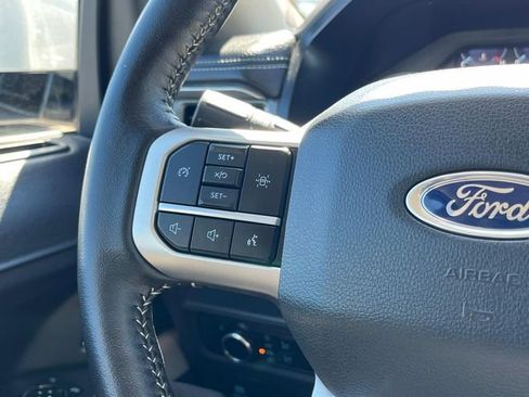 Used 2023 Ford Expedition XLT image 18