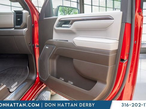 Used 2022 GMC Sierra 1500 SLT w/ SLT Premium Plus Package AWD/4WD image 28