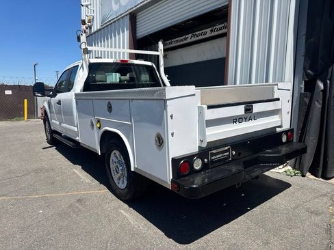 Used 2021 Ford F250 XL w/ STX Appearance Package RWD image 5