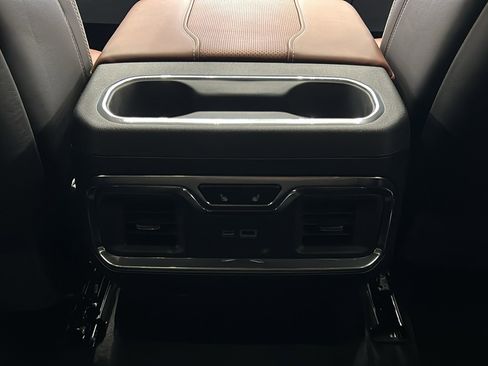 Used 2025 GMC Sierra 1500 Denali Ultimate image 39