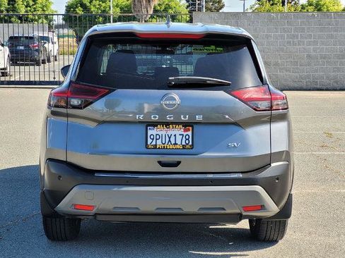 Used 2022 Nissan Rogue SV FWD image 5