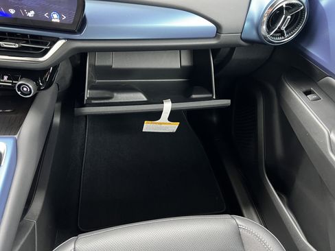 New 2026 Chevrolet Equinox EV LT image 35