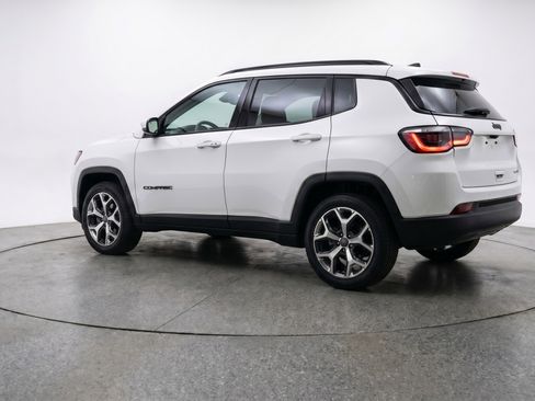Used 2025 Jeep Compass Limited AWD/4WD image 6