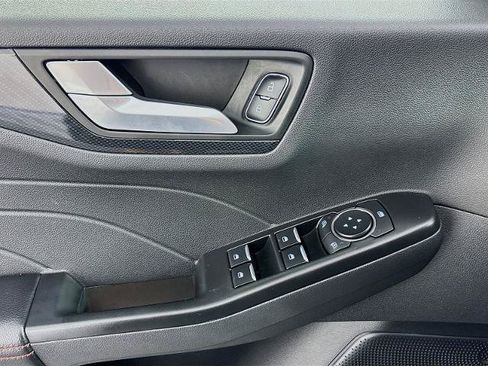 Certified 2025 Ford Escape ST-Line FWD image 17