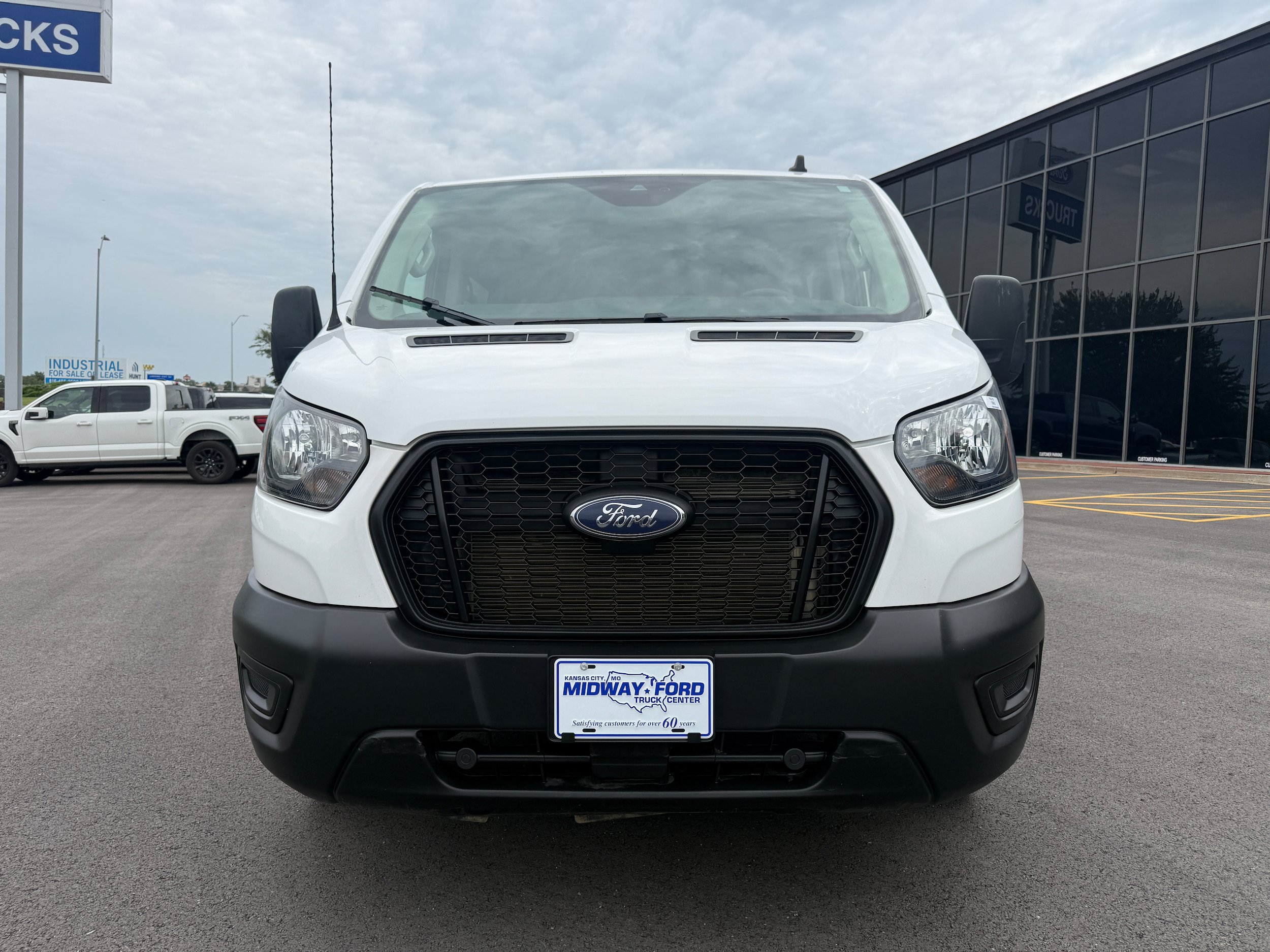 Used 2024 Ford Transit 350 XL RWD image 3